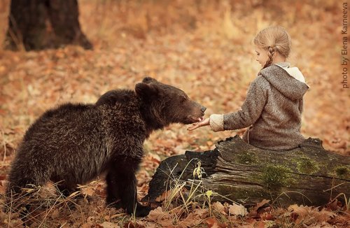 Дети и животные в очаровательных снимках Елены Карнеевой (22 фото)